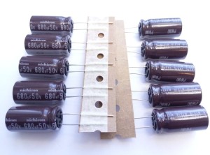 KONDENSATOR 680uF/50V NICHICON PW ESR