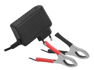 ŁADOWARKA DO AKUMLATORÓW ŻELOWYCH 12V 1,5A-LED