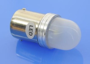 ŻARÓWKA LED BA 15S UHP 10-30V-CZERWONA