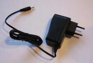 Zasilacz wtyczkowy DC 5.99V 6V 2A 3.5/1.3