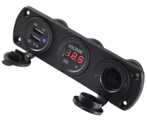 Montażowe gniazdo zapalniczki USB z woltomierzem